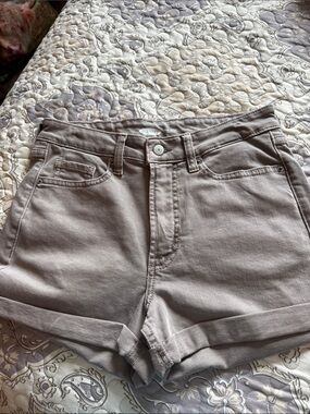 Old Navy Taupe Roll Cuff Women's Jean Shorts